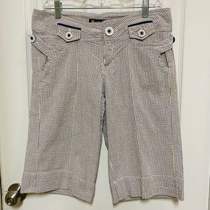 Junior’s Bermuda Shorts by Rewind Size 7